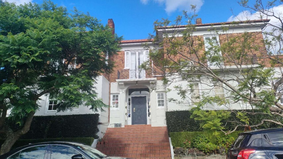 4 double 2 sofa beds in a apartment