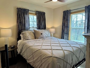 2 bedrooms, iron/ironing board, WiFi, bed sheets