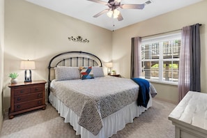 4 bedrooms, iron/ironing board, WiFi, bed sheets