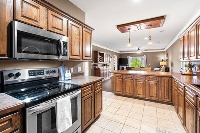 The Ozark Hills Sanctuary: Double Condo Retreat in Branson