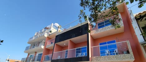 Fachada da propriedade