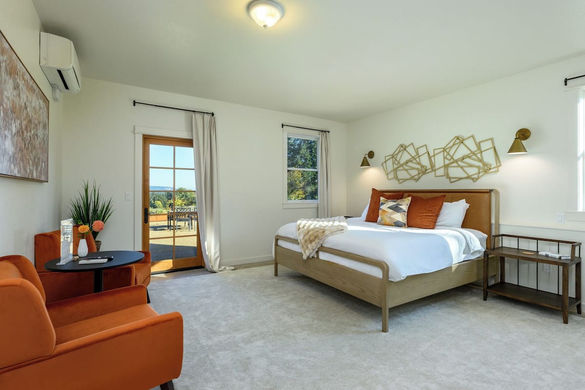 Deluxe Double Room, Mountain View | Pillowtop beds, free WiFi