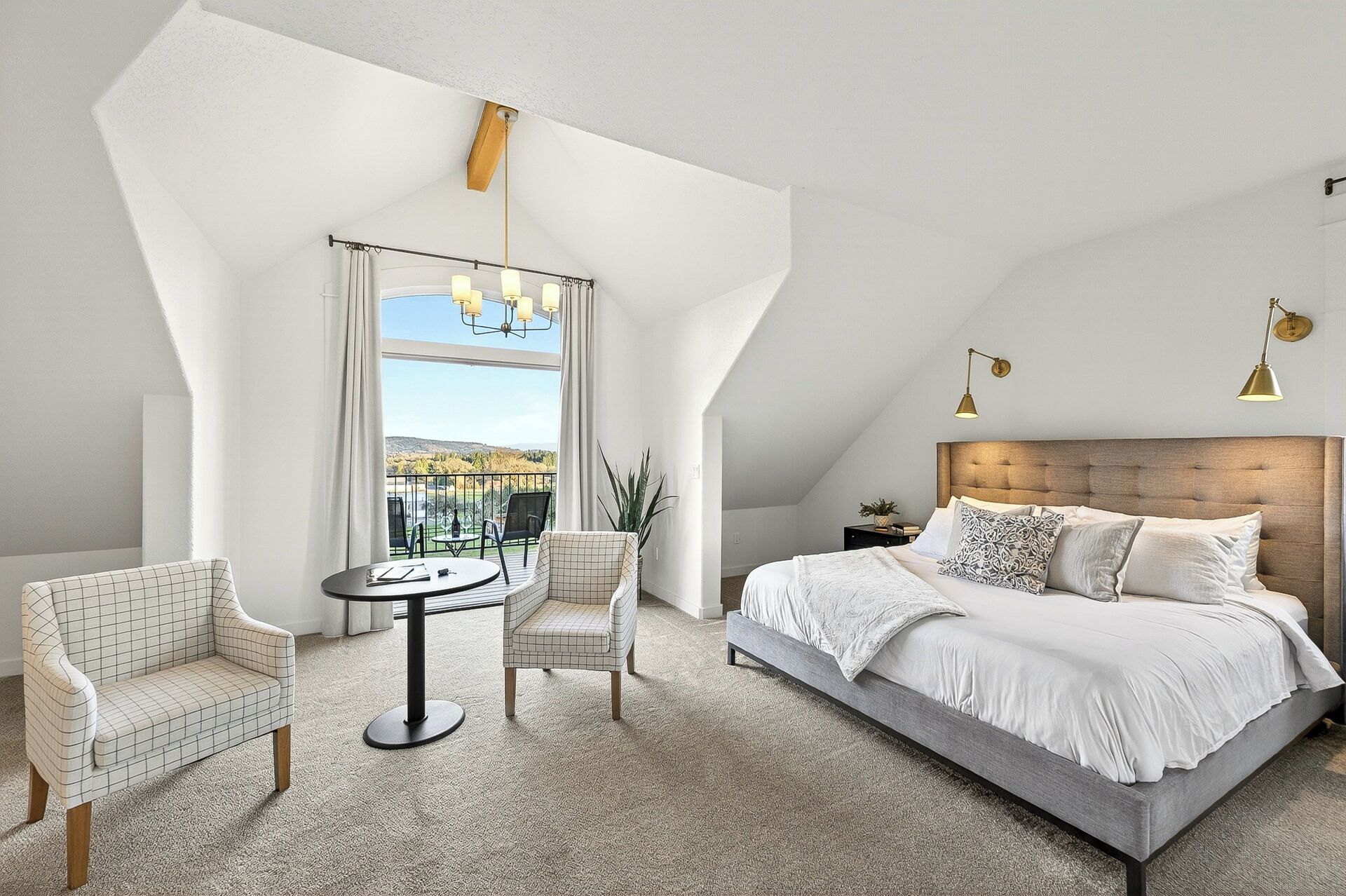 Deluxe Double Room, Mountain View | Pillowtop beds, free WiFi