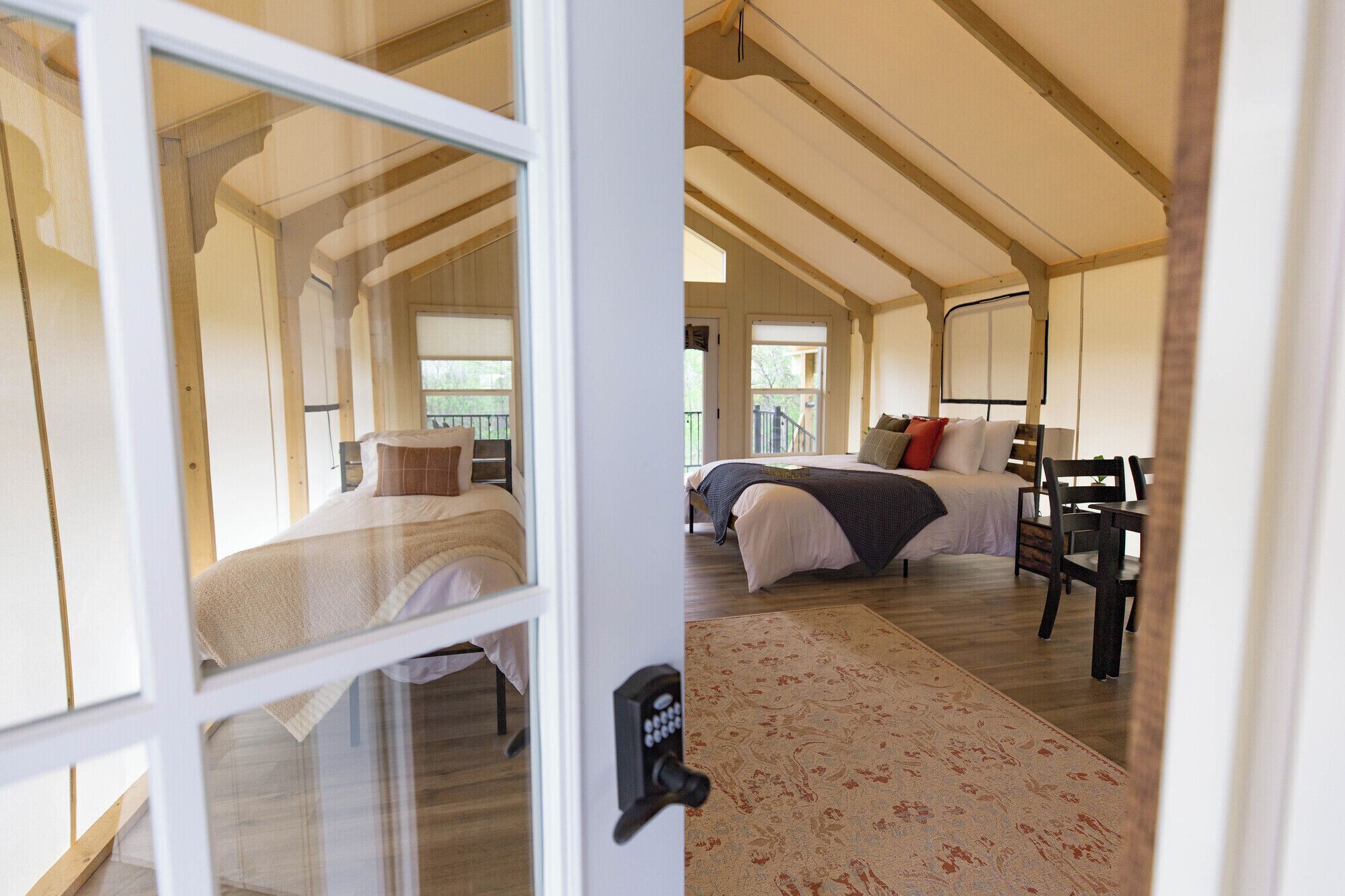 1 bedroom, bed sheets