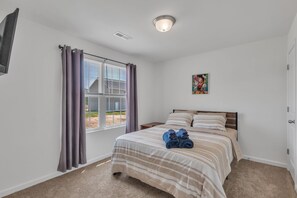 4 Schlafzimmer, Schreibtisch, Bügeleisen/Bügelbrett, WLAN