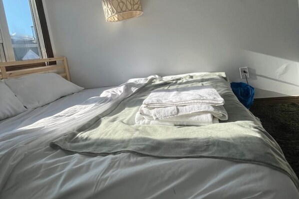 1 chambre, fer et planche à repasser, Wi-Fi, literie fournie