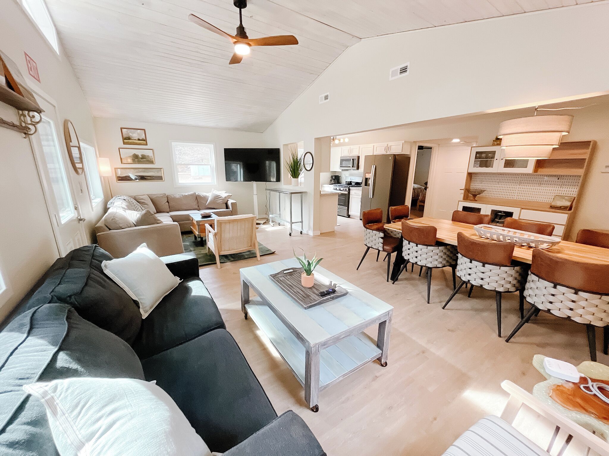 Smart TV, ping pong, books