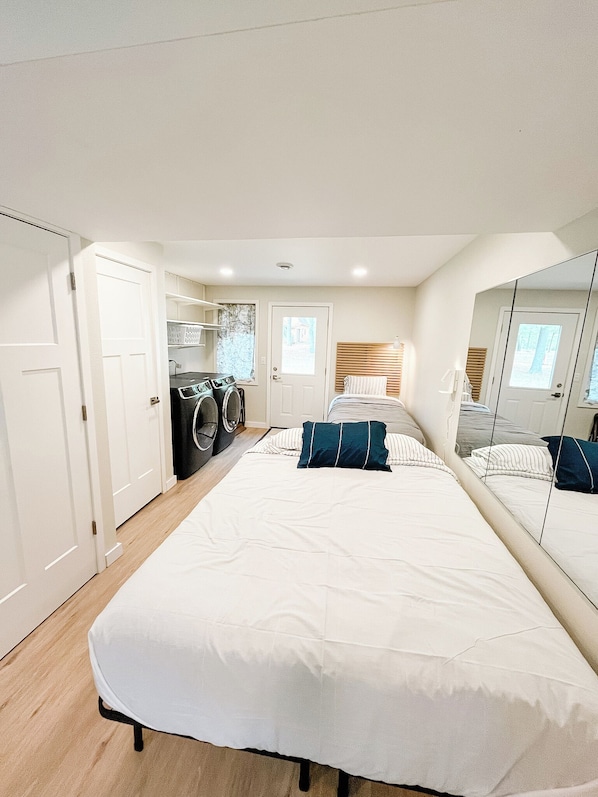 3 chambres, fer et planche à repasser, Wi-Fi, draps fournis
