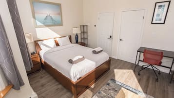 3 bedrooms, desk, iron/ironing board, travel cot