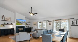 Smart TV, fireplace
