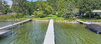 Lake Access Big Blue Lakehouse Pier, Game Room, Boat Parking & A+ Views