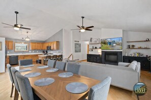 Interior - Lake Access Big Blue Lakehouse Pier, Game Room, Boat Parking & A+ Views (Twin Lakes)