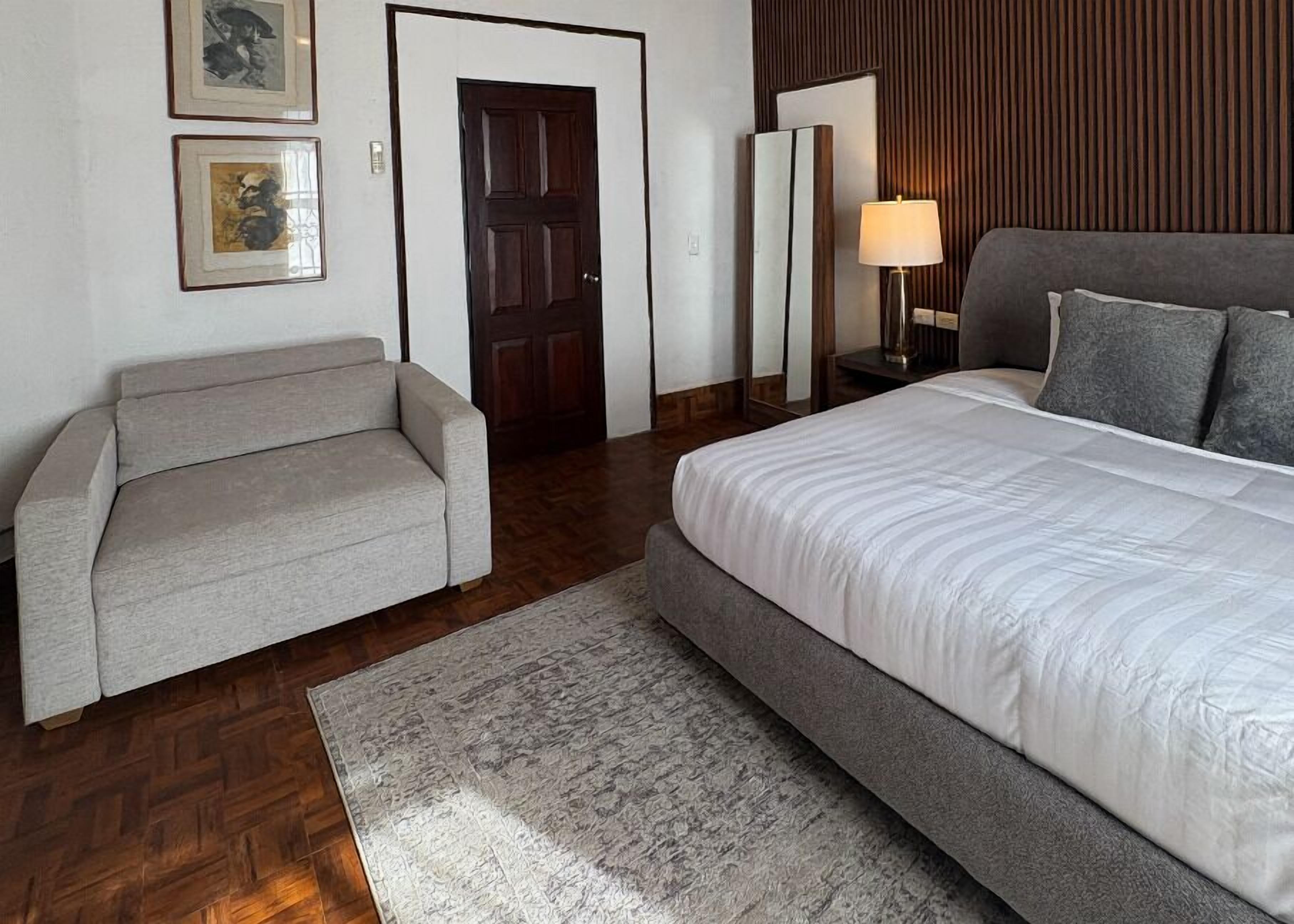 Junior Room, 1 King Bed, Pool Access