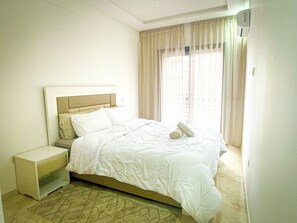 2 bedrooms, iron/ironing board, WiFi, bed sheets
