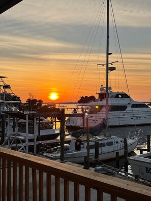 Marina - New Construction 1bdr 1bth Located on the East Pass at Pier 98 Marina BOOK NOW! (Panama City)