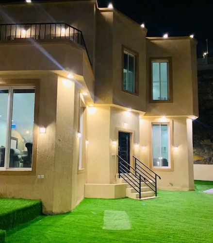 Charming 2-bedroom resort in lovely Jeddah with swimming pool