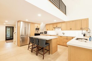 Fridge, microwave, oven, stovetop - Fully Renovated and Location, Location, Location! Beutahful Retreat! (Park City)