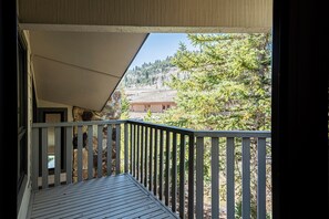 Property grounds - Fully Renovated and Location, Location, Location! Beutahful Retreat! (Park City)