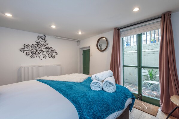 1 室のベッドルーム、WiFi