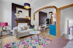 Télévision, cheminée