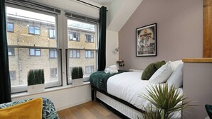 Unclassified image, 5 of 21, button - Central London | King Bed | Smart Tv | Big Windows (London)