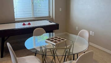 Spielezimmer