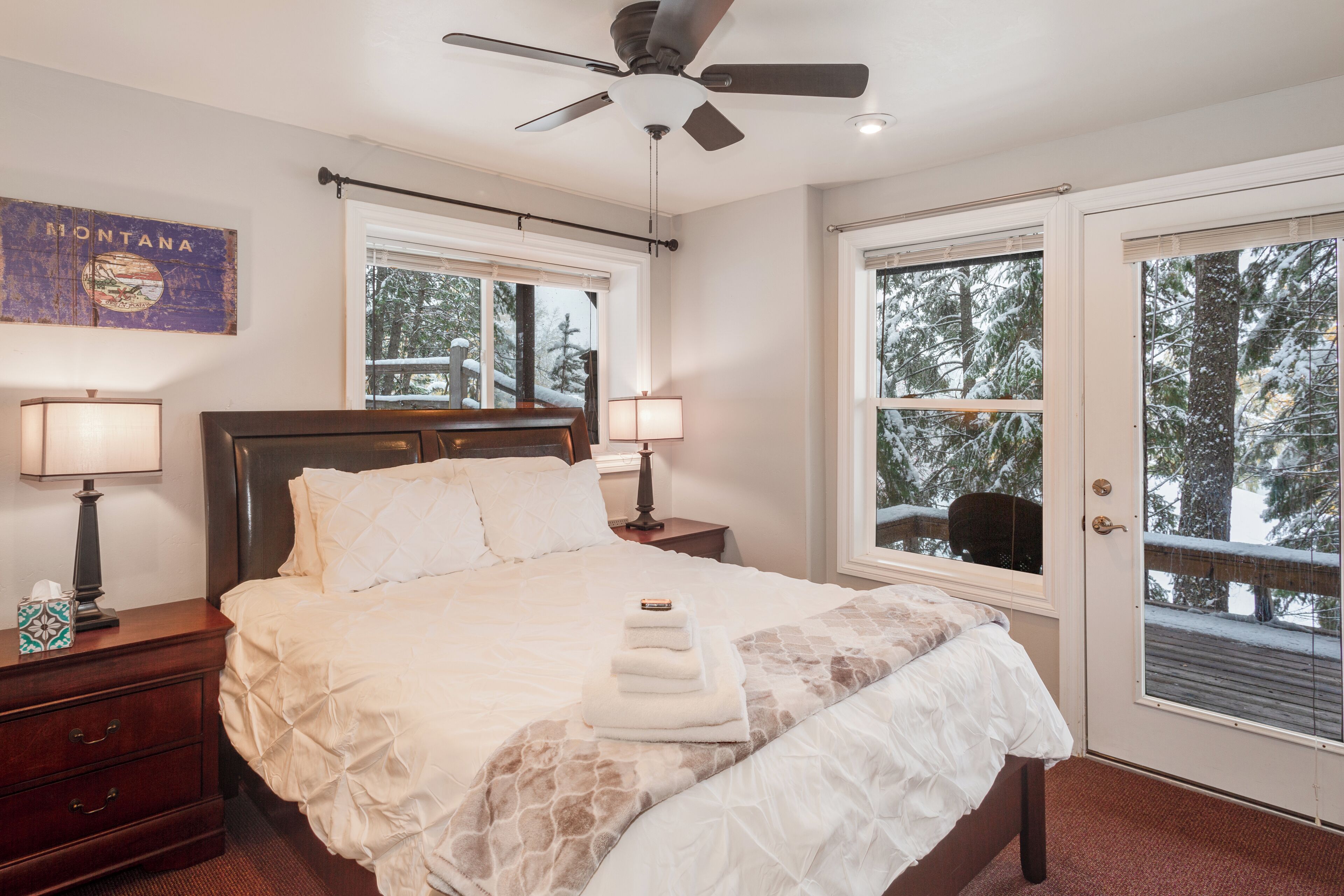 3 bedrooms, WiFi (free), bed sheets