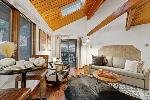 Ptarmigan Village Amenities + Amenities & Minutes to Whitefish Mountain Resort!