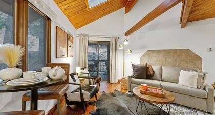 Ptarmigan Village Amenities + Amenities & Minutes to Whitefish Mountain Resort!