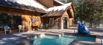 Ptarmigan Village Amenities + Amenities & Minutes to Whitefish Mountain Resort!