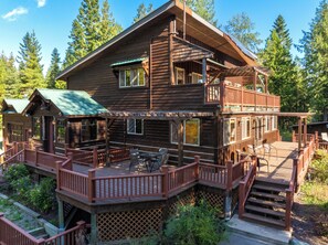 Exterior - Nestled on A 20-Acre Woodland with Six-Cage Disc Golf Course! (Whitefish)