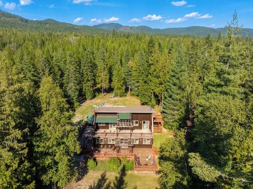 Nestled on A 20-Acre Woodland with Six-Cage Disc Golf Course!