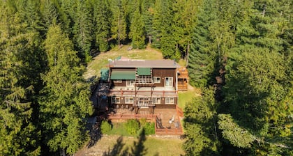Nestled on A 20-Acre Woodland with Six-Cage Disc Golf Course!