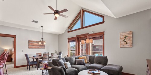 Stylish Riverstone Corner Condo—Walk to Everything!