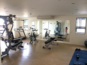 Fitness facility - Hotel feel condo. Few minutes to shopping malls. With pool, gym and jog path. (Cebu City)