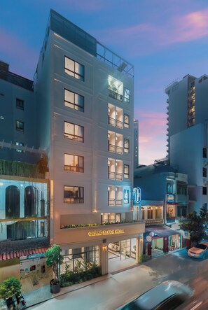Front of property - Grand Beach Hotel Nha Trang (Nha Trang)