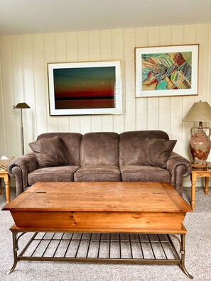 Lounge - Great Water Inn (Bayfield)