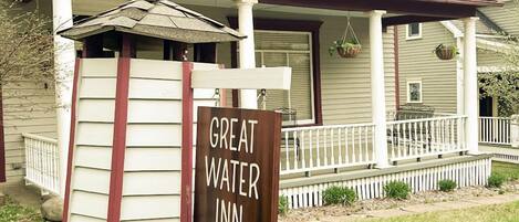 Rumah, kamar mandi pribadi (Great Water Inn) | Eksterior