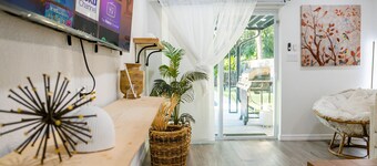 Modern Relaxing Retreat w/ Pool, Fire pit, Game room