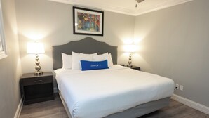 1 bedroom, iron/ironing board, free WiFi, bed sheets - My SouthernComfort at 519 Frenchmen street! 304 (New Orleans)