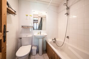 Ducha, secador de pelo, toallas