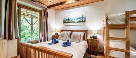 1 makuuhuone, silitysrauta/-lauta, ilmainen Wi-Fi, vuodevaatteet