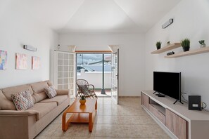 TV - Vacation 'The House Of Abades' with Wi-Fi (Abades)