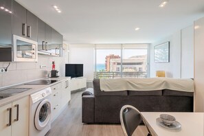 Interior - Apartment 'Vistas Al Mar' with Shared Pool, Wi-Fi and Air Conditioning (Alicante (Alacant))