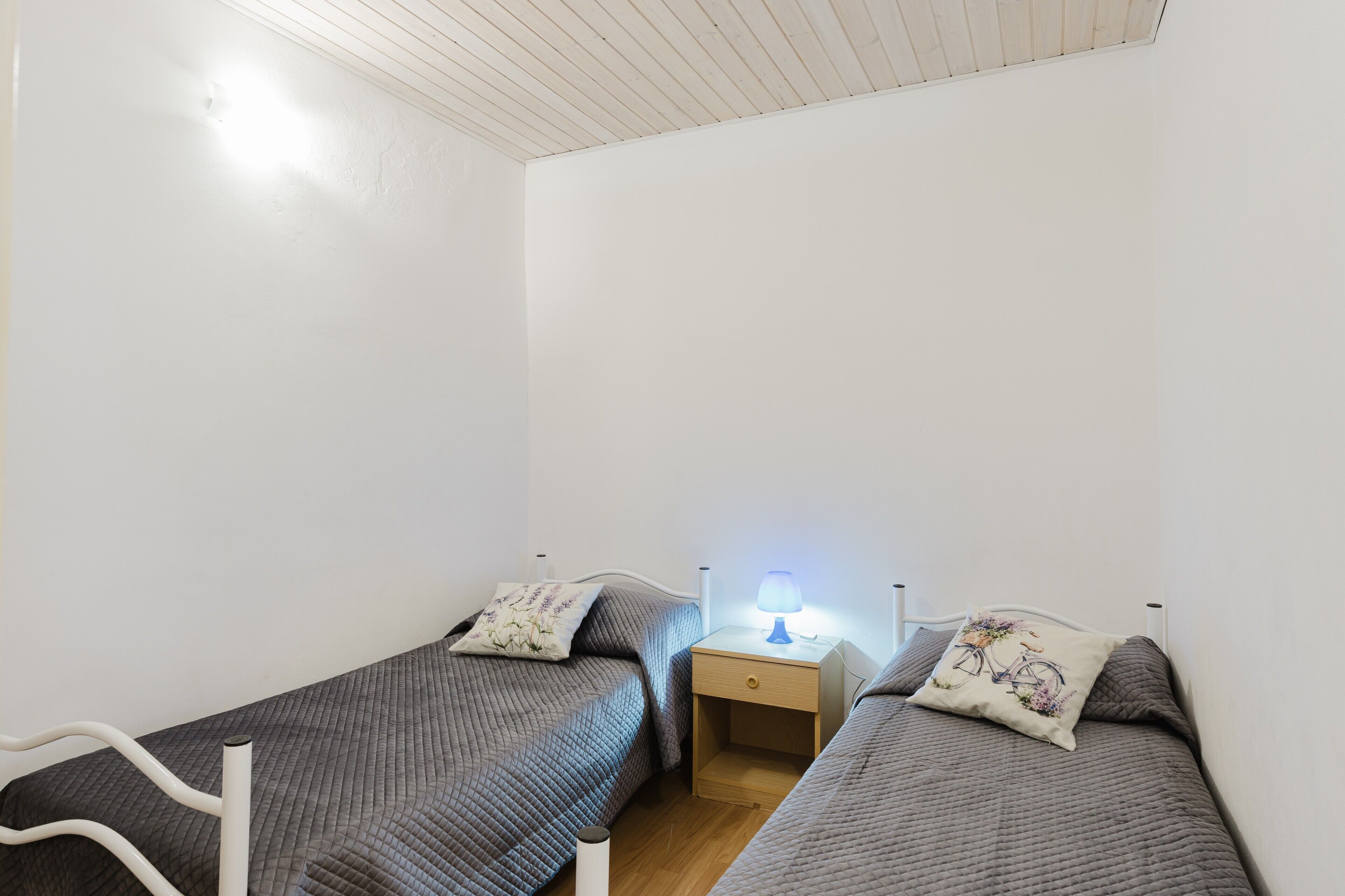 2 soverom, strykejern/-brett, wi-fi (inkludert) og sengetøy