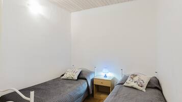 2 soverom, strykejern/-brett, wi-fi (inkludert) og sengetøy