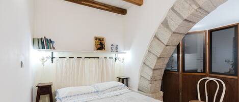 1 غرفة نوم ومكواة/لوح كي وواي فاي مجانًا وملاءات أسرّة