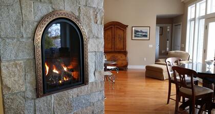 Direct Waterfront -Charming 3-BR house with AC, fitness room in Old Saybrook