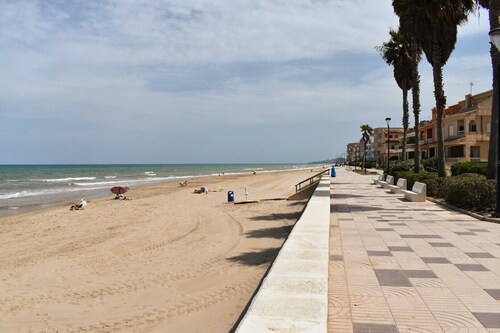 Apartment 'La Terraza De Palmeres' with Sea Views, Wi-Fi & Air Conditioning