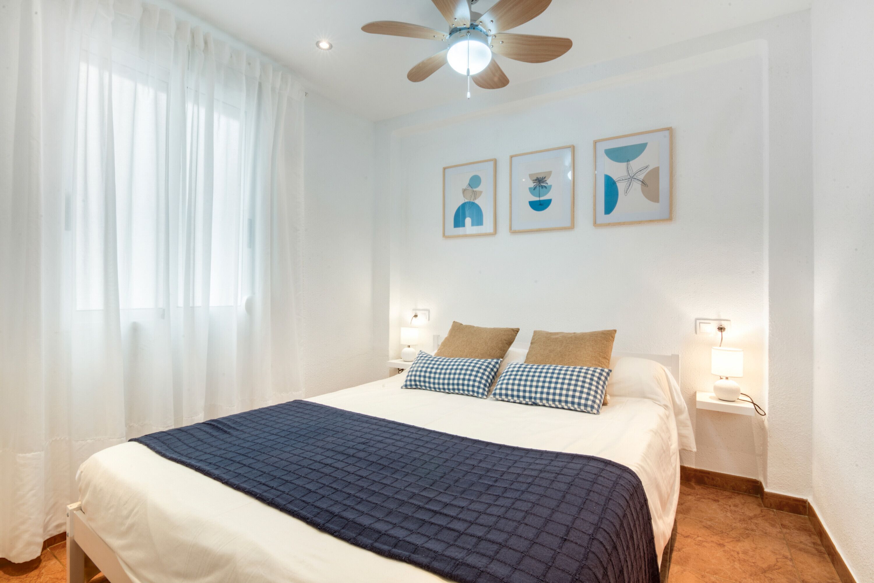 3 habitaciones, tabla de planchar con plancha y wifi gratis 